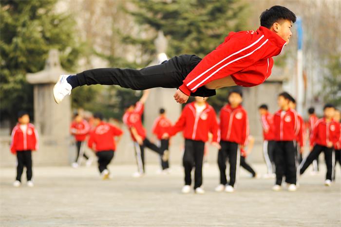 塔沟武校简介 学费图片